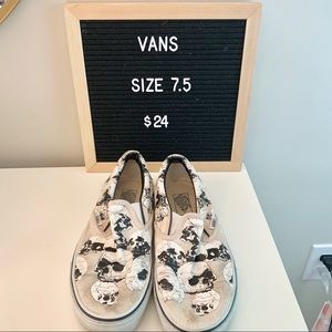 Light pink skull Vans